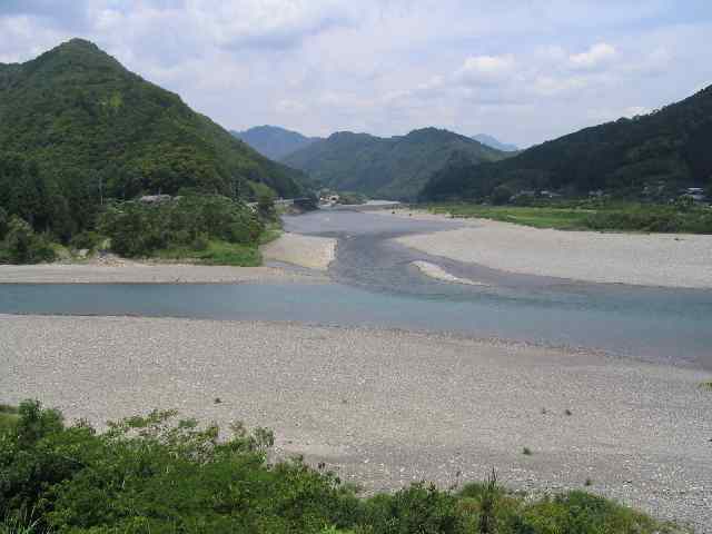 奈良県熊野川、北山川